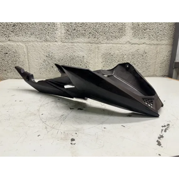 Plast under
