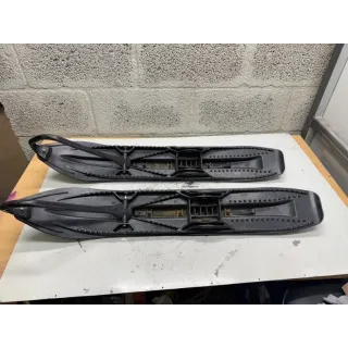 Gripper ski