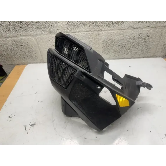 Buk forran Ski Doo